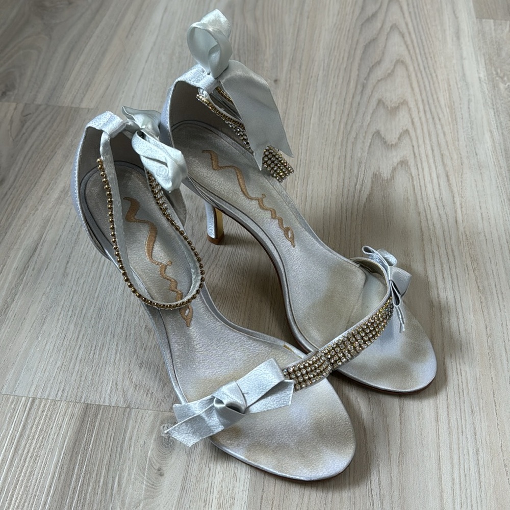 🔹Nina Tie Up Dress Shoes - Women 7 (fits more like 8)🔹